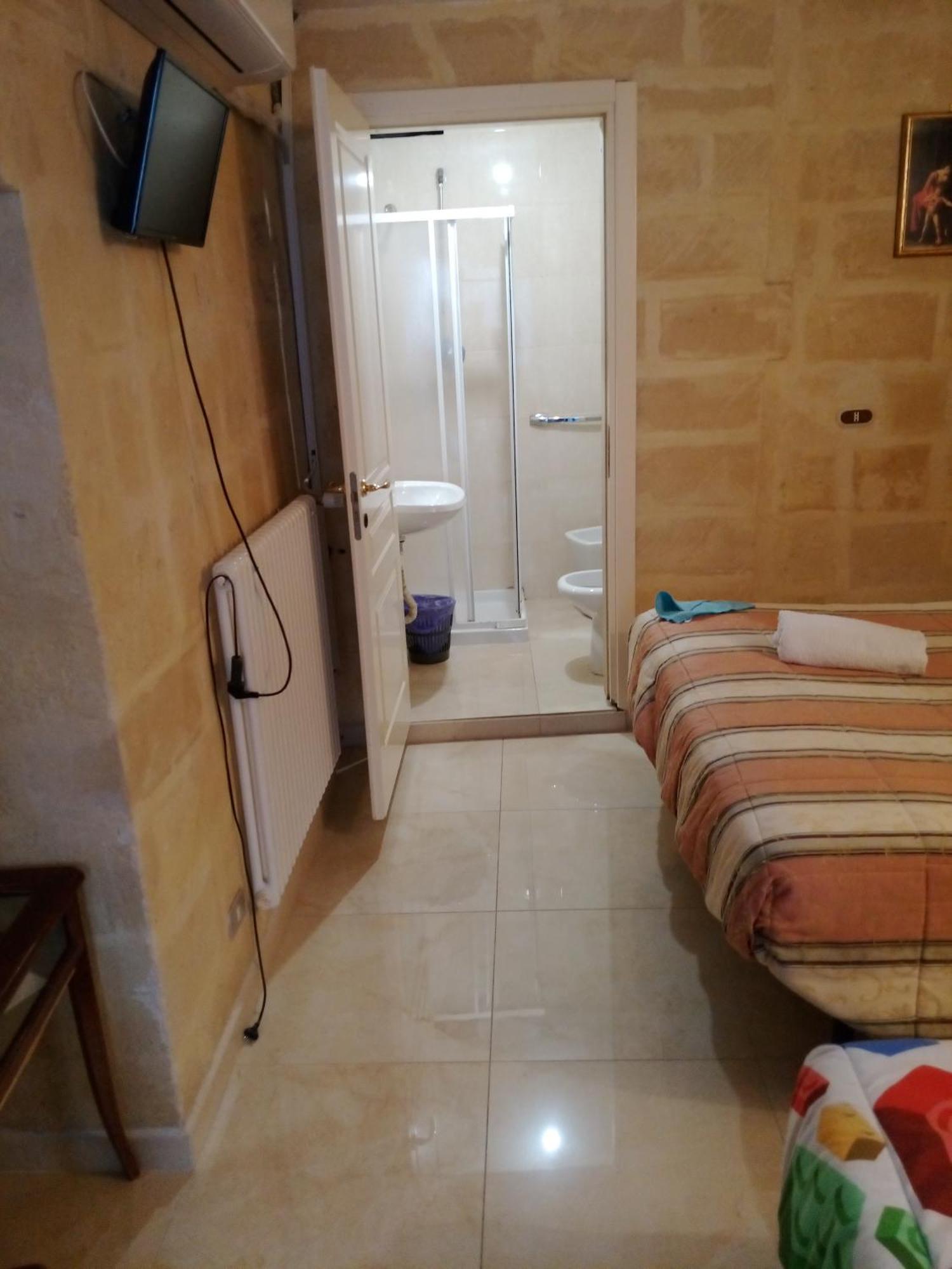 Parking Included Bed & Breakfast มาเตรา ห้อง รูปภาพ